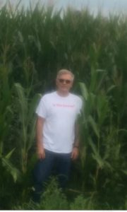 Much as the Omaha ballpark was in a soybean field, Pals brewery was surrounded by corn fields. Here my "Is this heaven?" t-shirt seems to fit right in. 